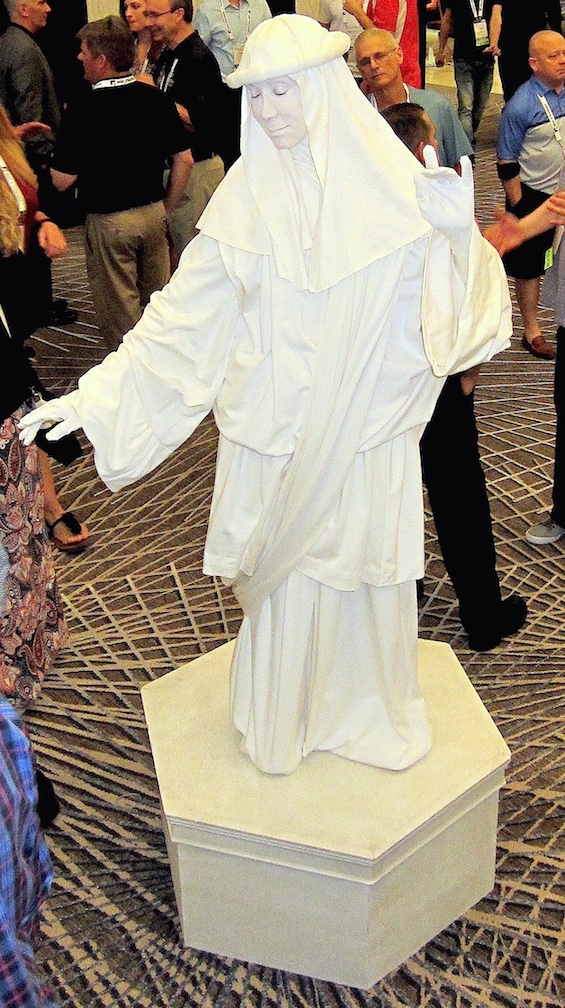 Living Statue by Stilt Pros